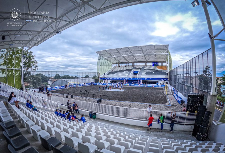 Gobierno inaugura nuevo estadio de futbol playa en San Salvador